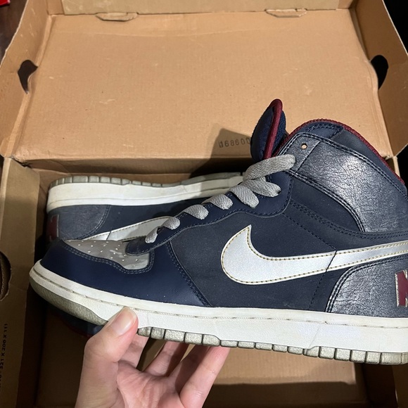 Nike - Picture 2 of 5